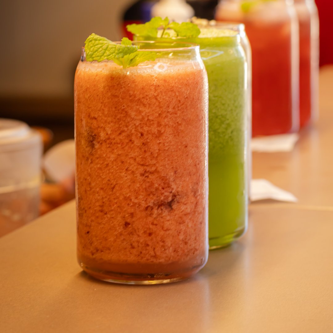 Poderoso mango con menta fresca en La Rúa Café